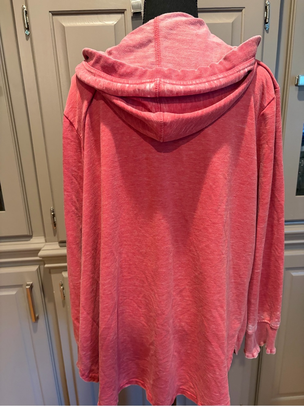 Jane + Delancy mineral wash hoodie. - Picture 5 of 7